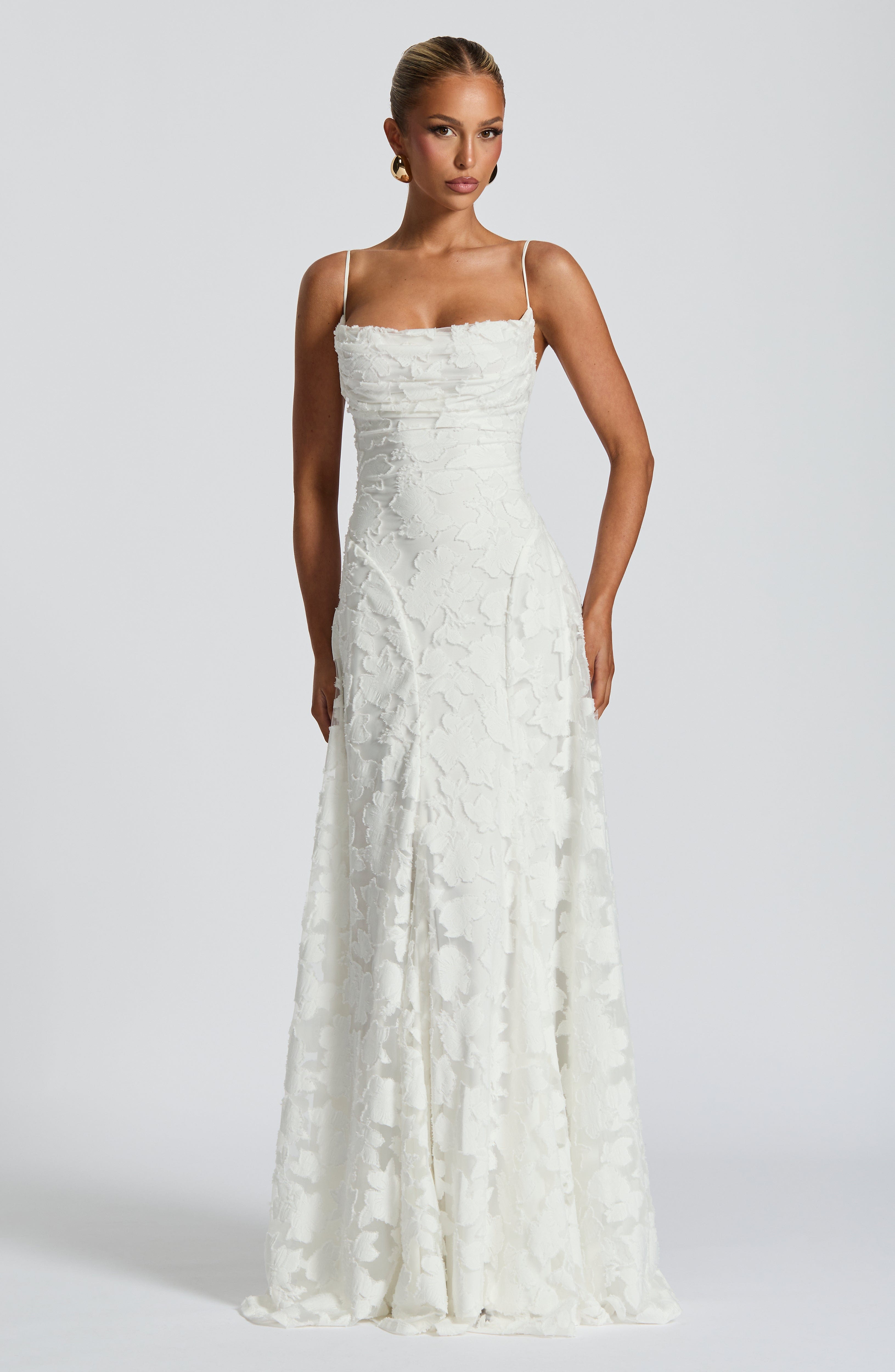 Lucina | Eleganza senza tempo